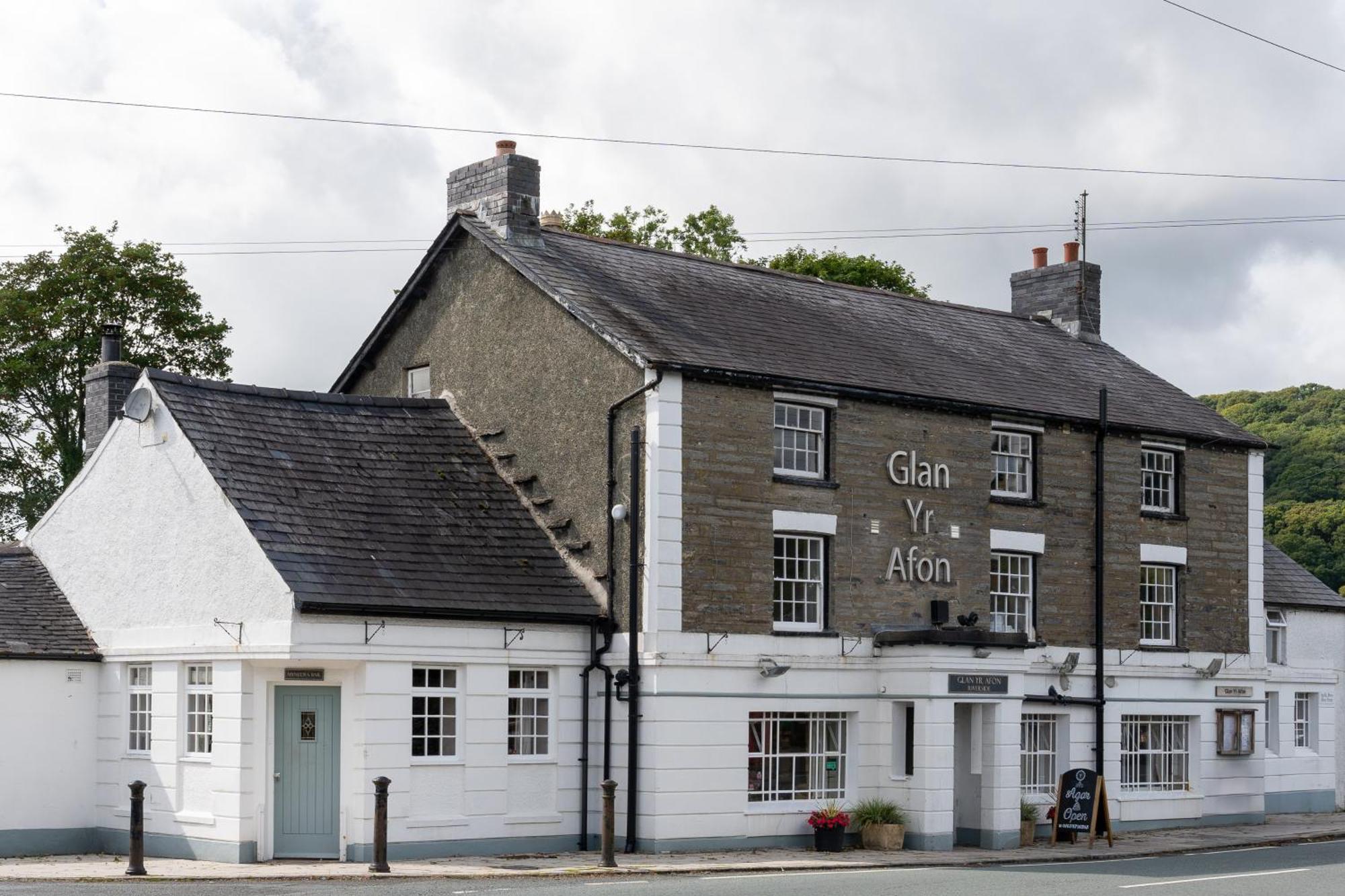 Glan Yr Afon Hotel Pennal Kültér fotó